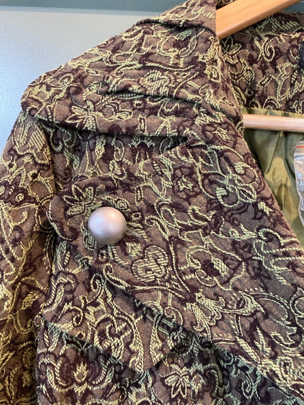 Green Patterned Jacket with Pearl Buttons - Picture 4 of 6